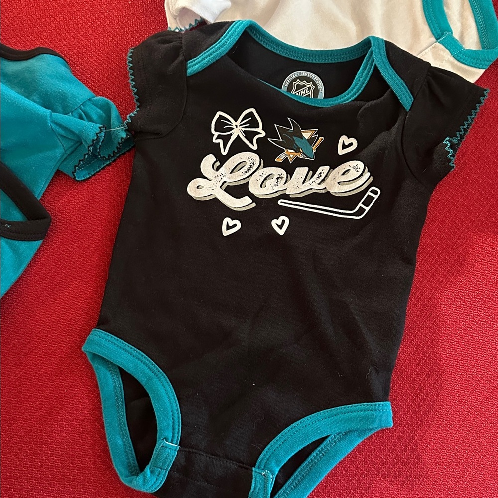 San Jose NFL Sharks Baby Onesie Three Piece Set 0-3 Months NWOT On Hanger - Picture 5 of 6